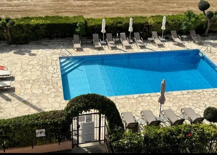 Apartment Two Bedroom With Pool *