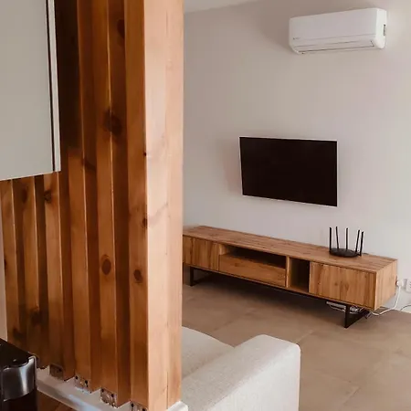 Two Bedroom With Pool Appartement *